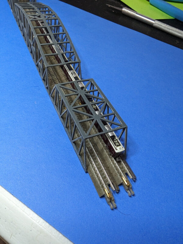 T-Gauge Double Track Long Truss Bridge set 280mm Long - Image 3