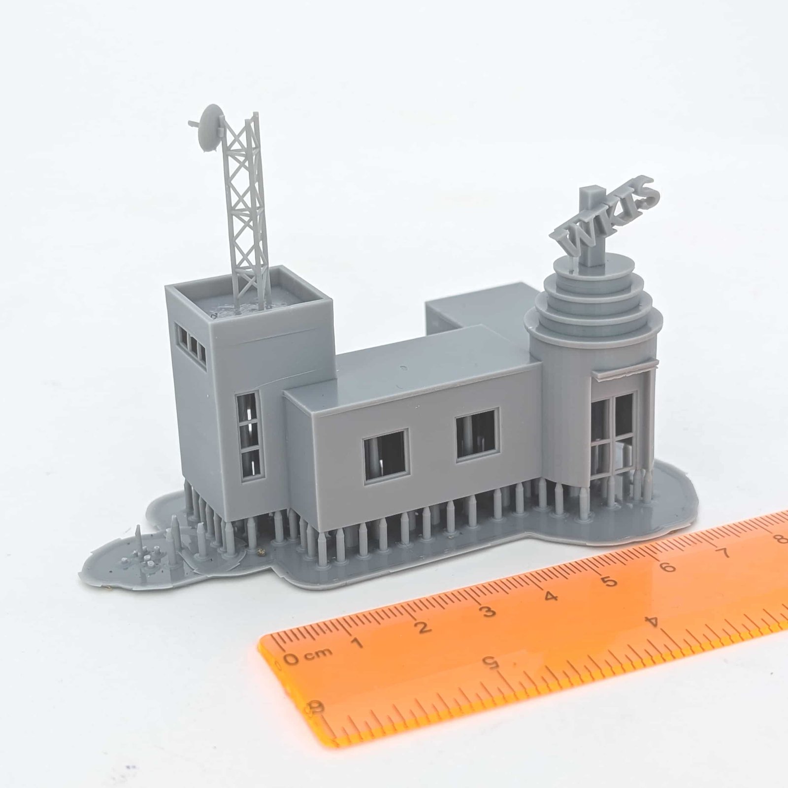 N Scale 1/160 Radio Station | Whistle Stop Models - Image 3