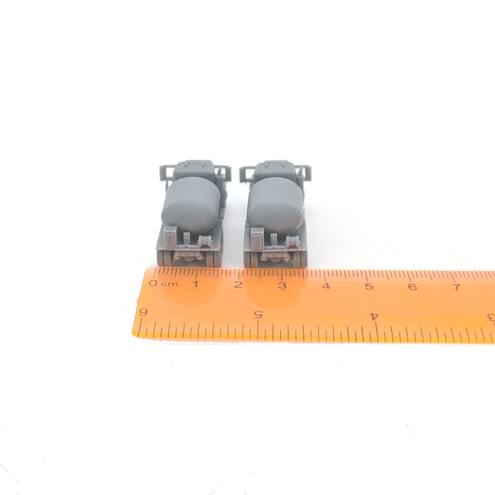 N-Scale Propane Truck Set of 2 - Image 5