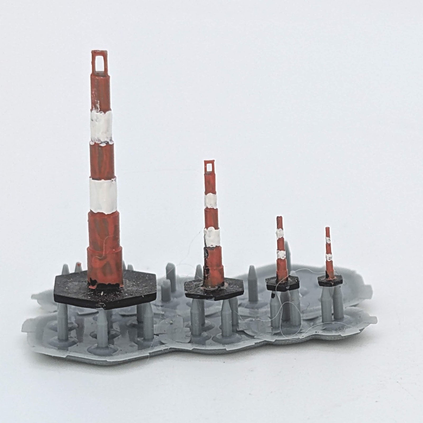 O Scale | Traffic Channelizers set of 4 | Whistle Stop Models | 1/48 - Image 4